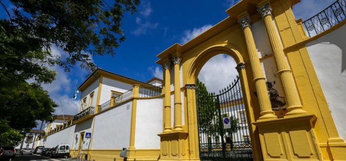 Governo açoriano prevê intervenção a “médio prazo” em escola degradada de Ponta Delgada