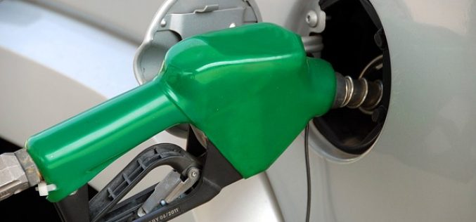 Governo dos Açores baixa imposto para atenuar aumento de preço dos combustíveis